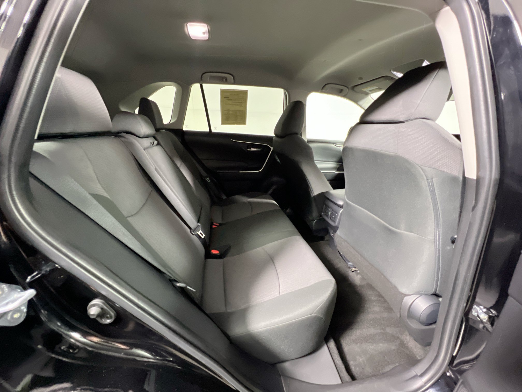 Used 2025 Toyota RAV4 XLE FWD image 32