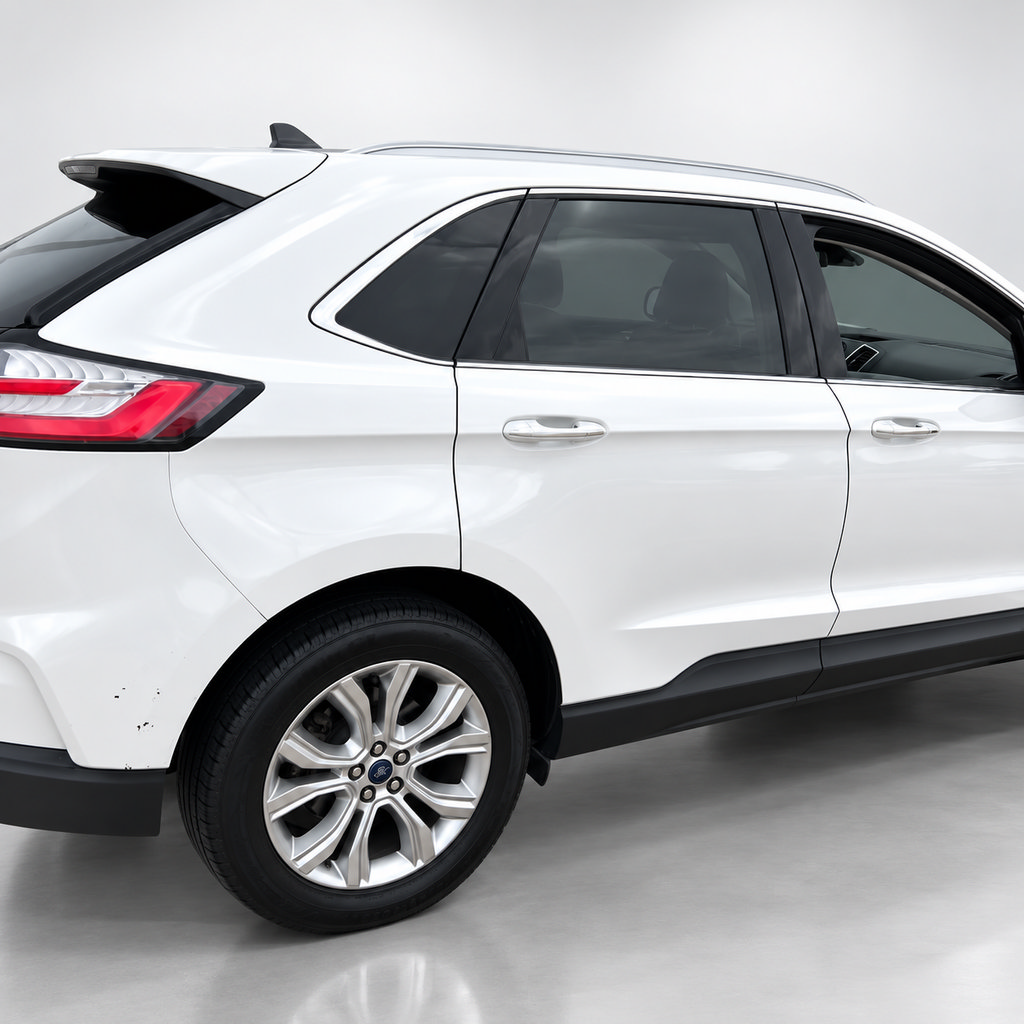 Used 2021 Ford Edge Titanium FWD image 12