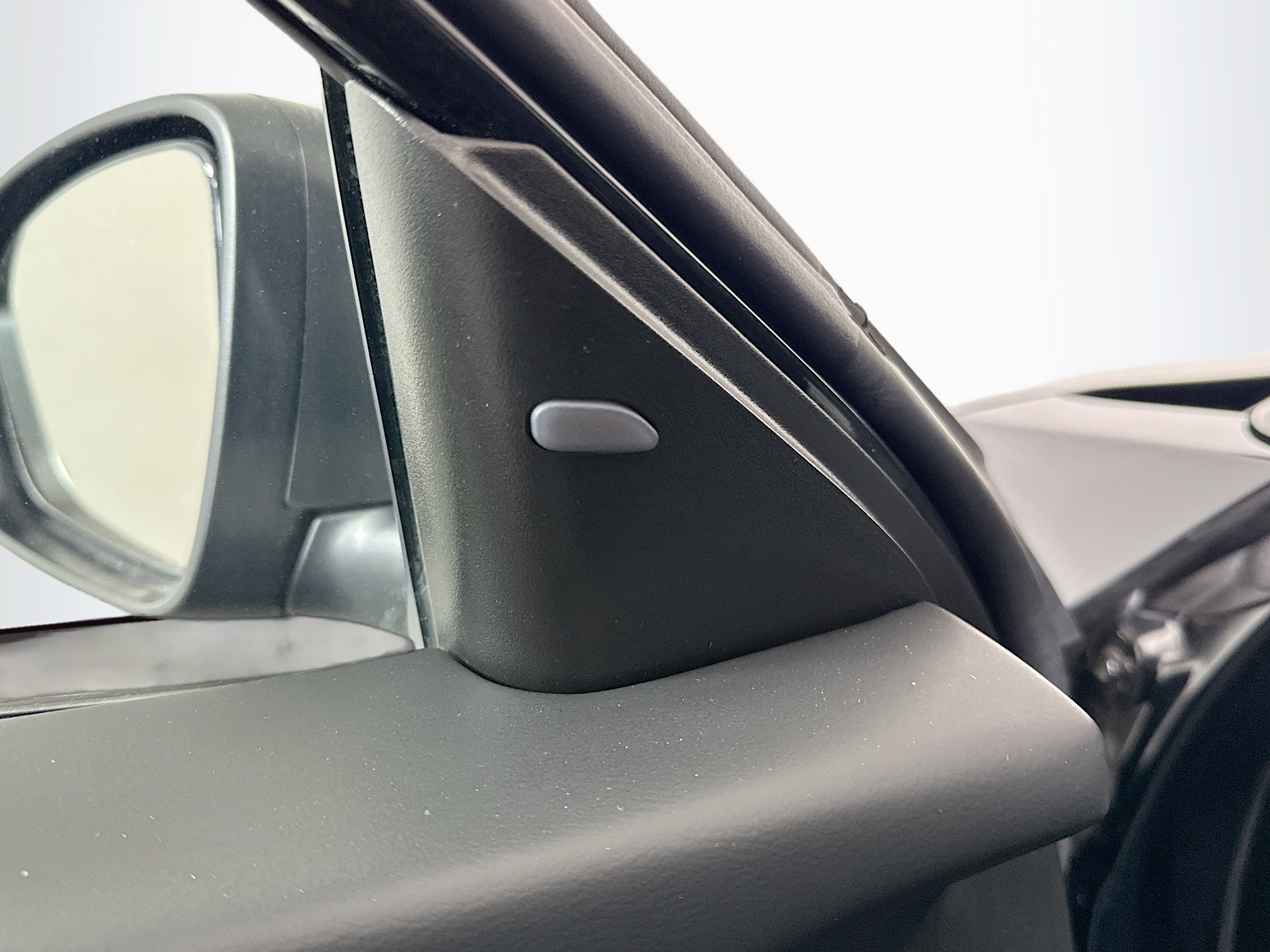 Used 2025 Nissan Altima 2.5 SV image 16