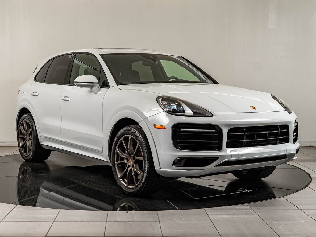 Certified 2023 Porsche Cayenne Platinum Edition image 10