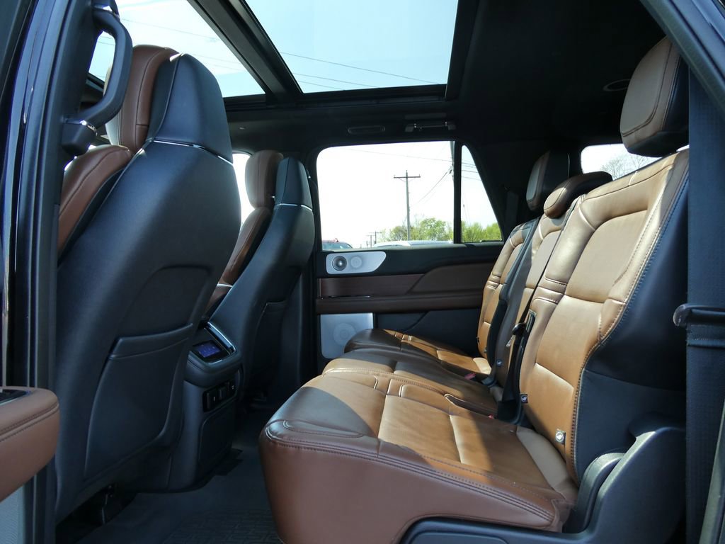 Used 2022 Lincoln Navigator L Reserve w/ Equipment Group 201A image 23