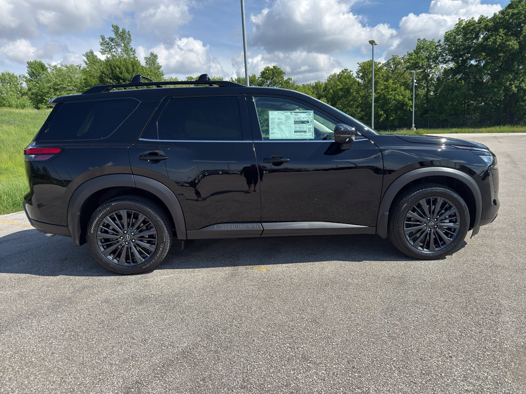 New 2026 Nissan Pathfinder SL AWD/4WD image 4