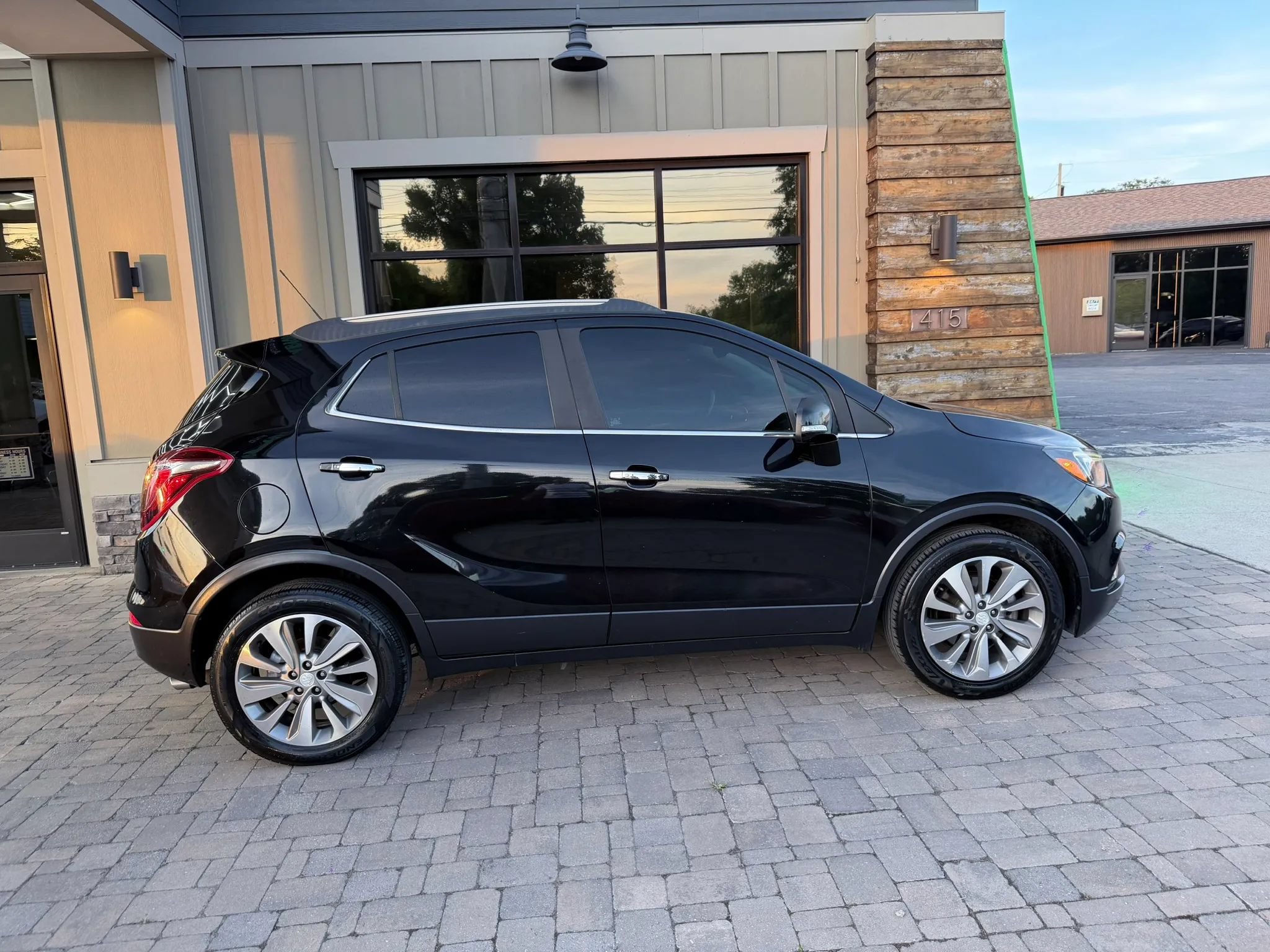 Used 2019 Buick Encore Preferred AWD/4WD image 4