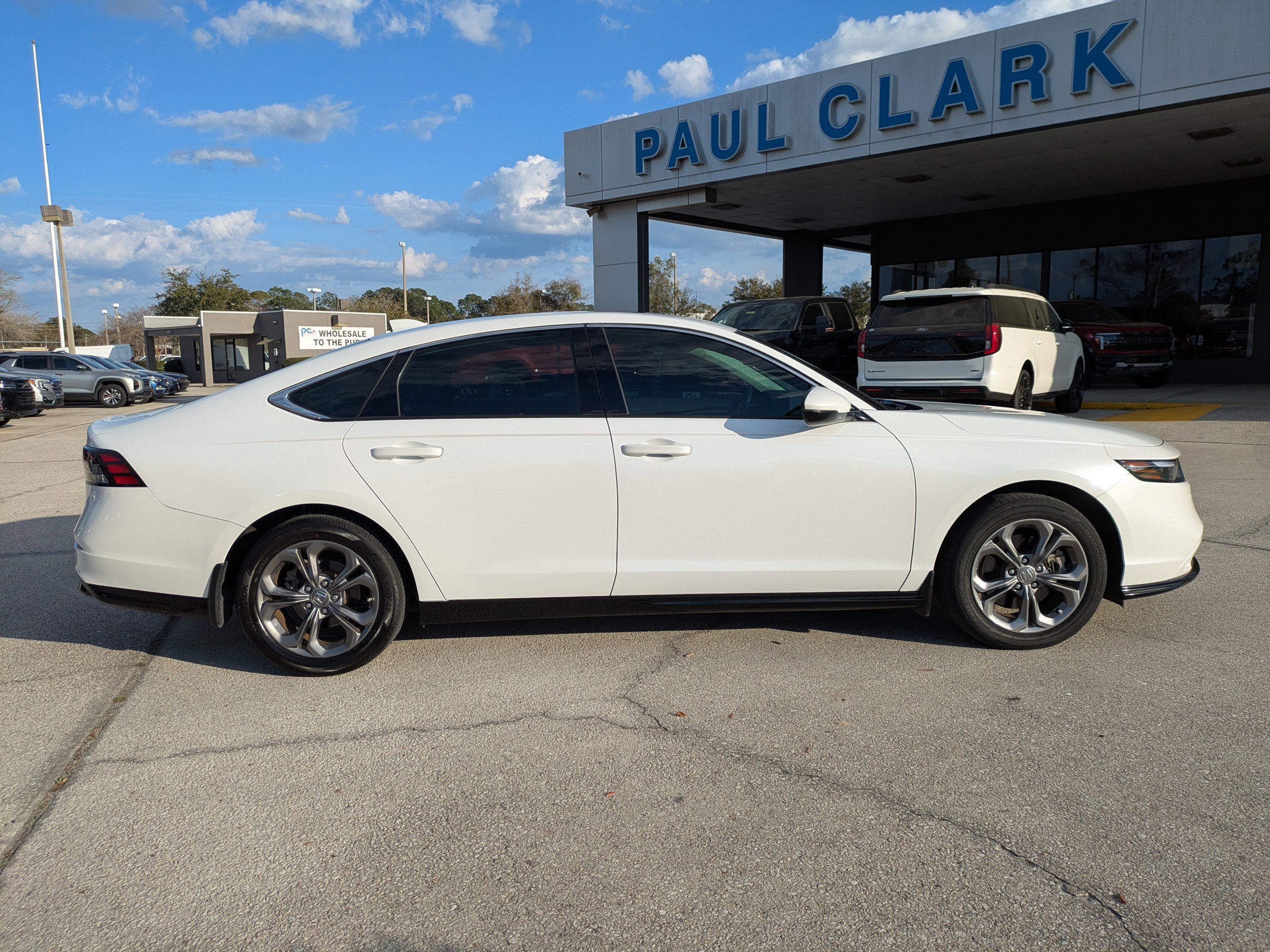 Used 2023 Honda Accord EX-L image 3