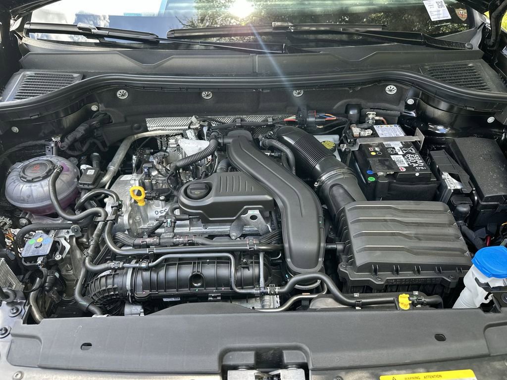 New 2025 Volkswagen Taos SE image 26