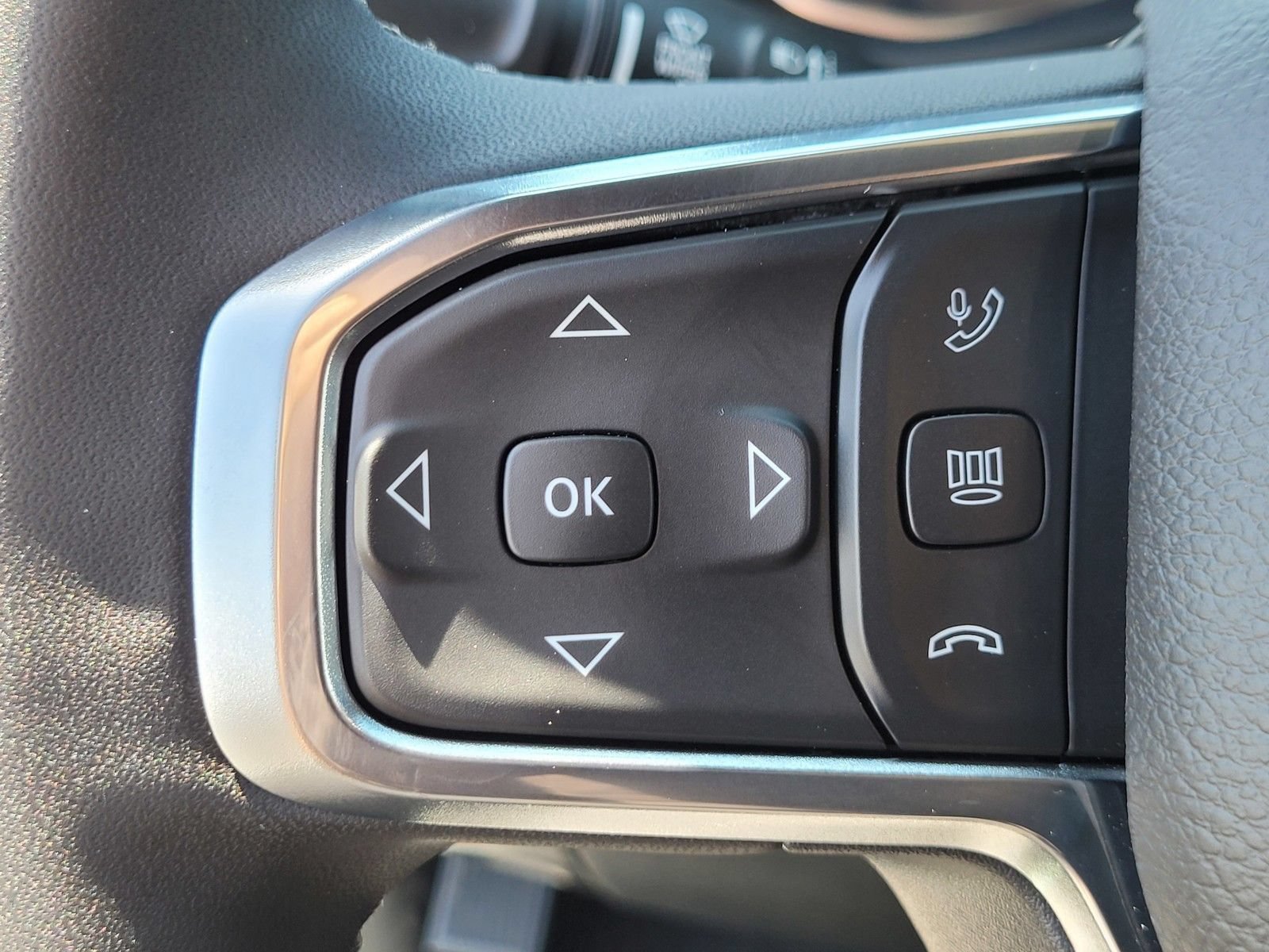 New 2026 RAM 2500 Laramie AWD/4WD image 24