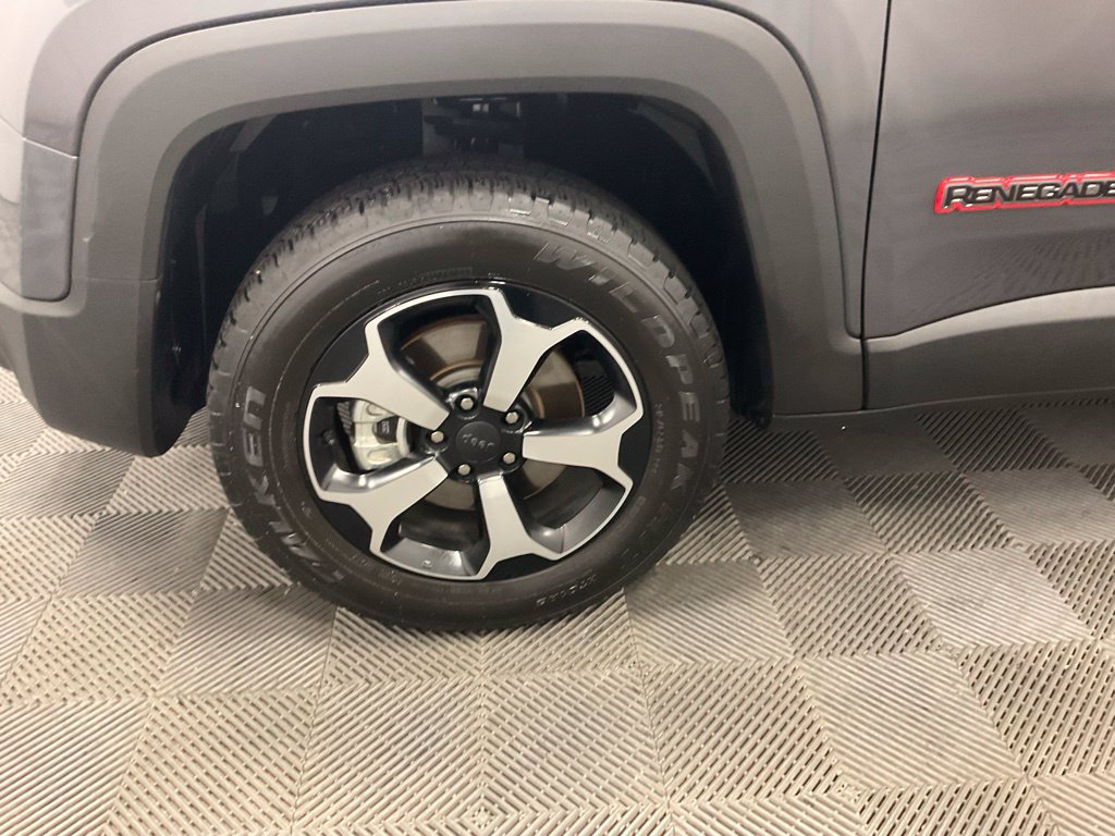 Used 2022 Jeep Renegade Trailhawk AWD/4WD image 8