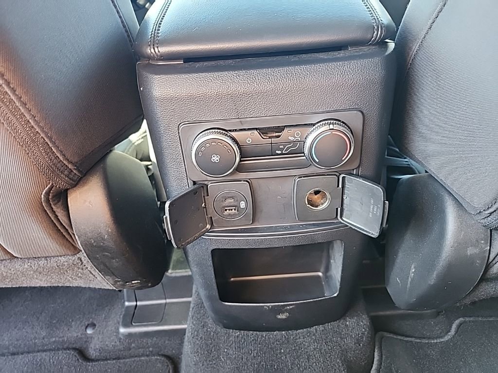 Used 2021 Ford Explorer XLT image 24