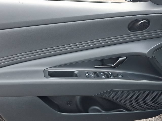 New 2026 Hyundai Elantra SEL Sport FWD image 9