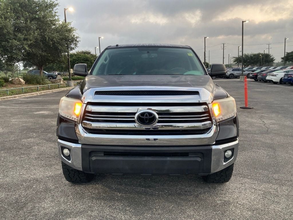 Used 2017 Toyota Tundra SR5 w/ SR5 Upgrade Package RWD image 2