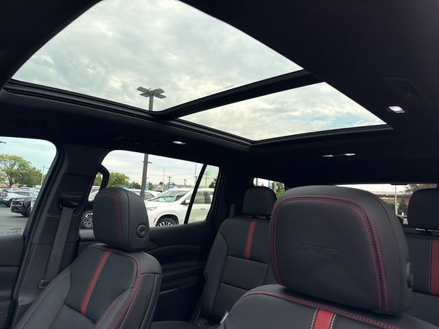 Used 2024 Chevrolet Traverse RS w/ LPO, Floor Liner Package AWD/4WD image 21