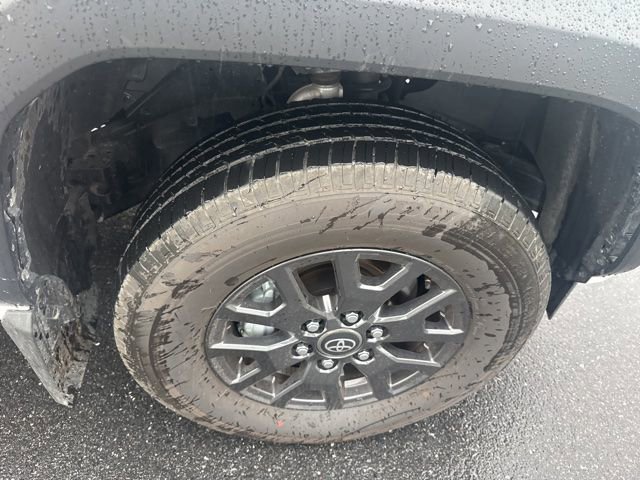 Used 2025 Toyota 4Runner SR5 AWD/4WD image 27