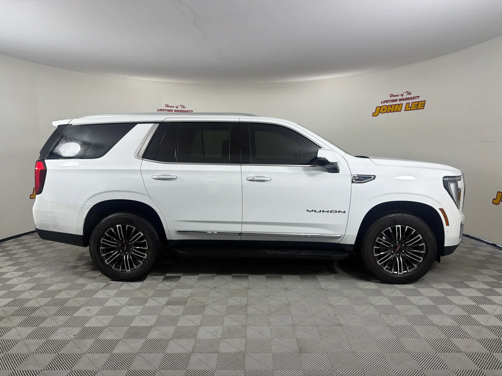 Used 2025 GMC Yukon Elevation w/ LPO, Floor Liner Package AWD/4WD image 7