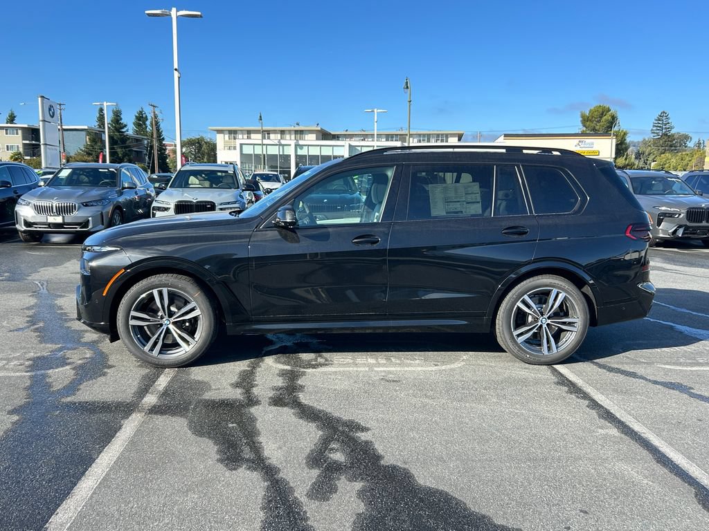 New 2027 BMW X7 xDrive40i w/ M Sport Package AWD/4WD image 2