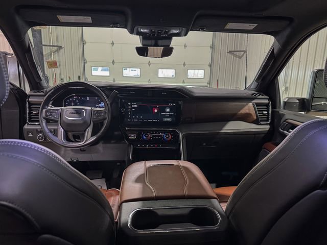 Used 2024 GMC Sierra 3500 Denali Ultimate AWD/4WD image 16