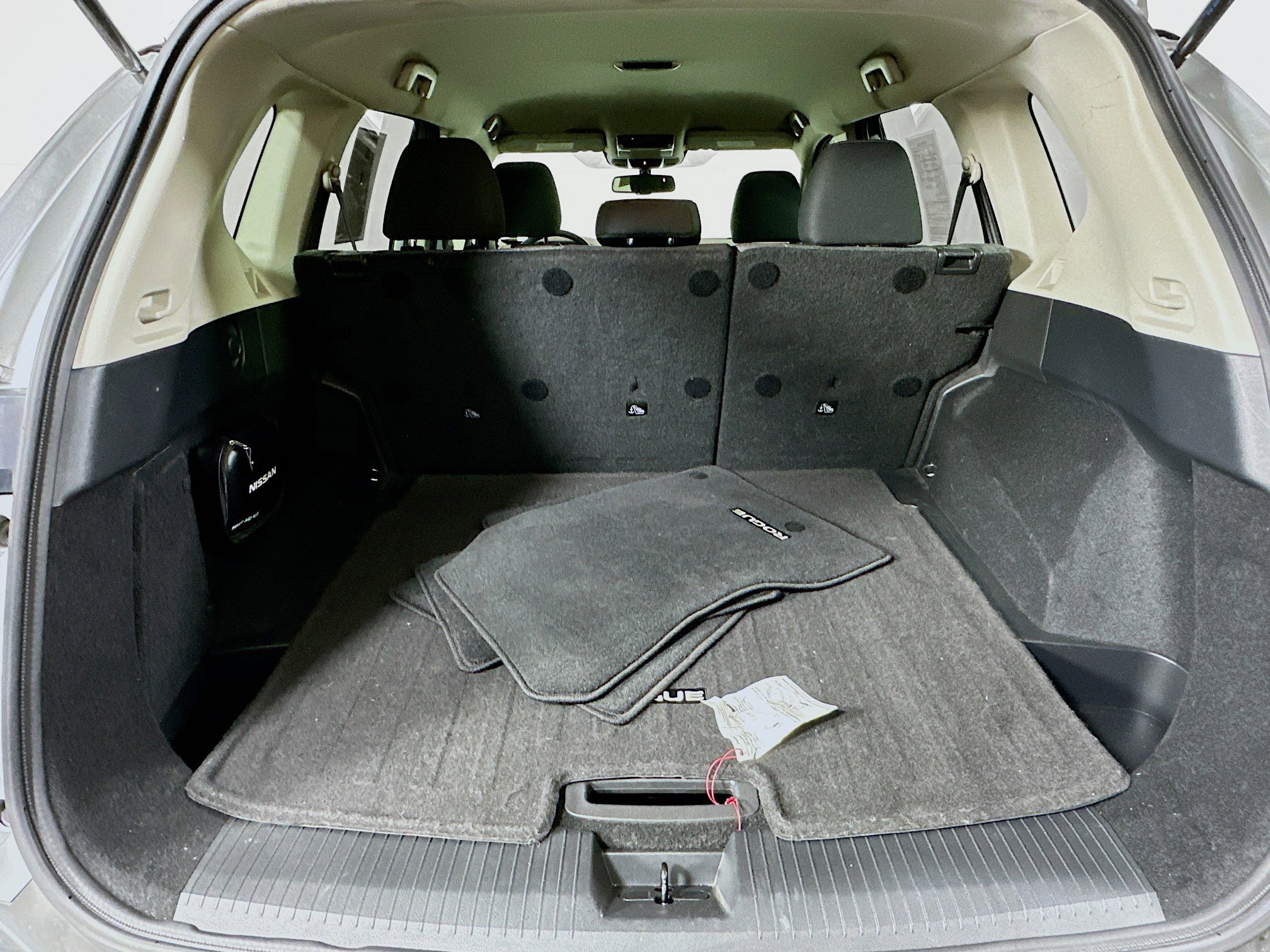 Used 2021 Nissan Rogue SV image 29