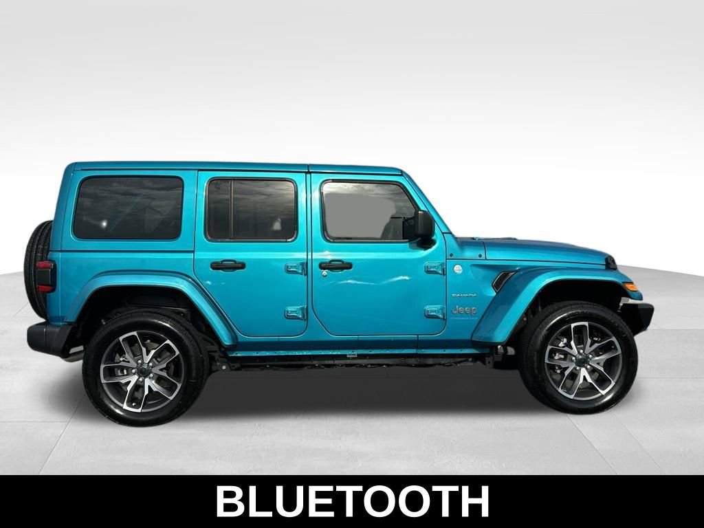 Used 2024 Jeep Wrangler Unlimited Sahara w/ Technology Group AWD/4WD image 6