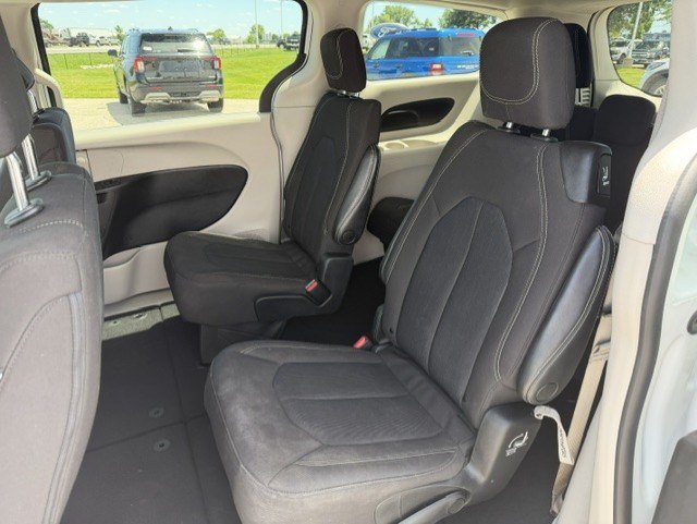 Used 2023 Chrysler Voyager LX FWD image 24