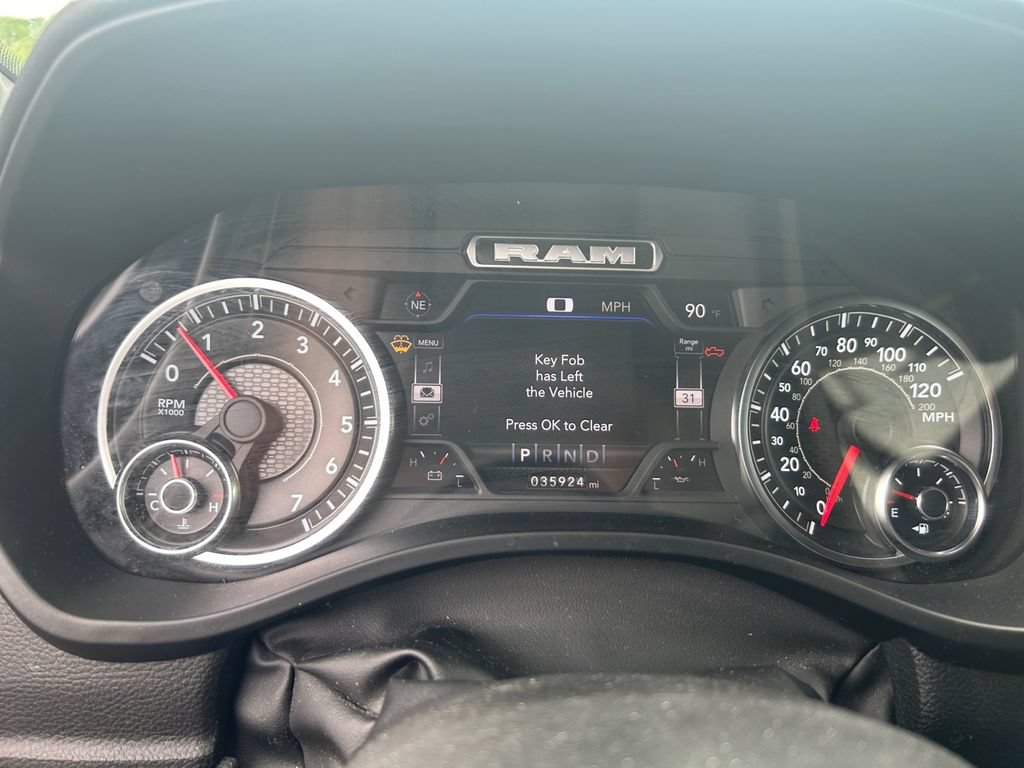 Used 2022 RAM 1500 Big Horn w/ Night Edition AWD/4WD image 18