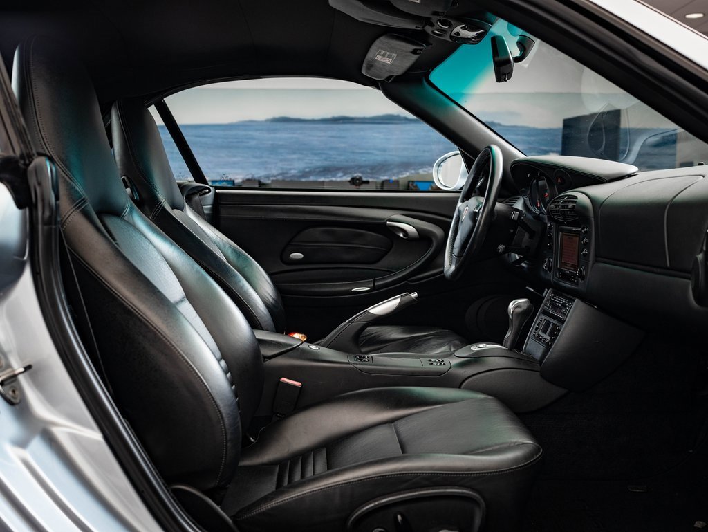 Used 2001 Porsche 911 Carrera 4 image 25