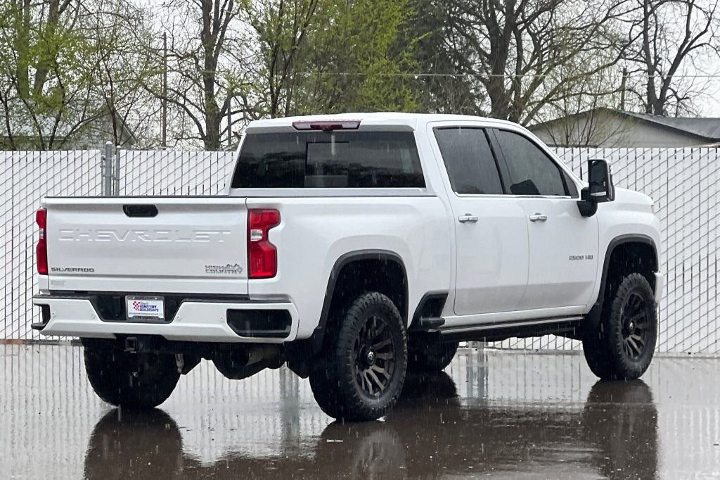 Used 2023 Chevrolet Silverado 2500 High Country w/ Z71 Off-Road Package AWD/4WD image 4