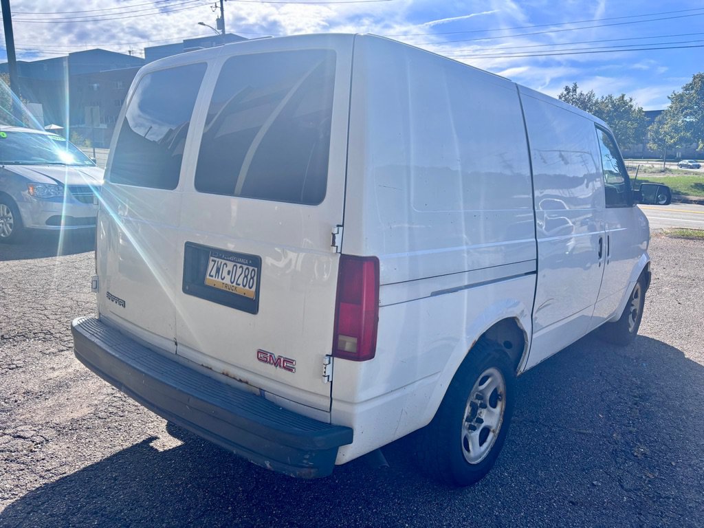 Used 2004 GMC Safari RWD image 4