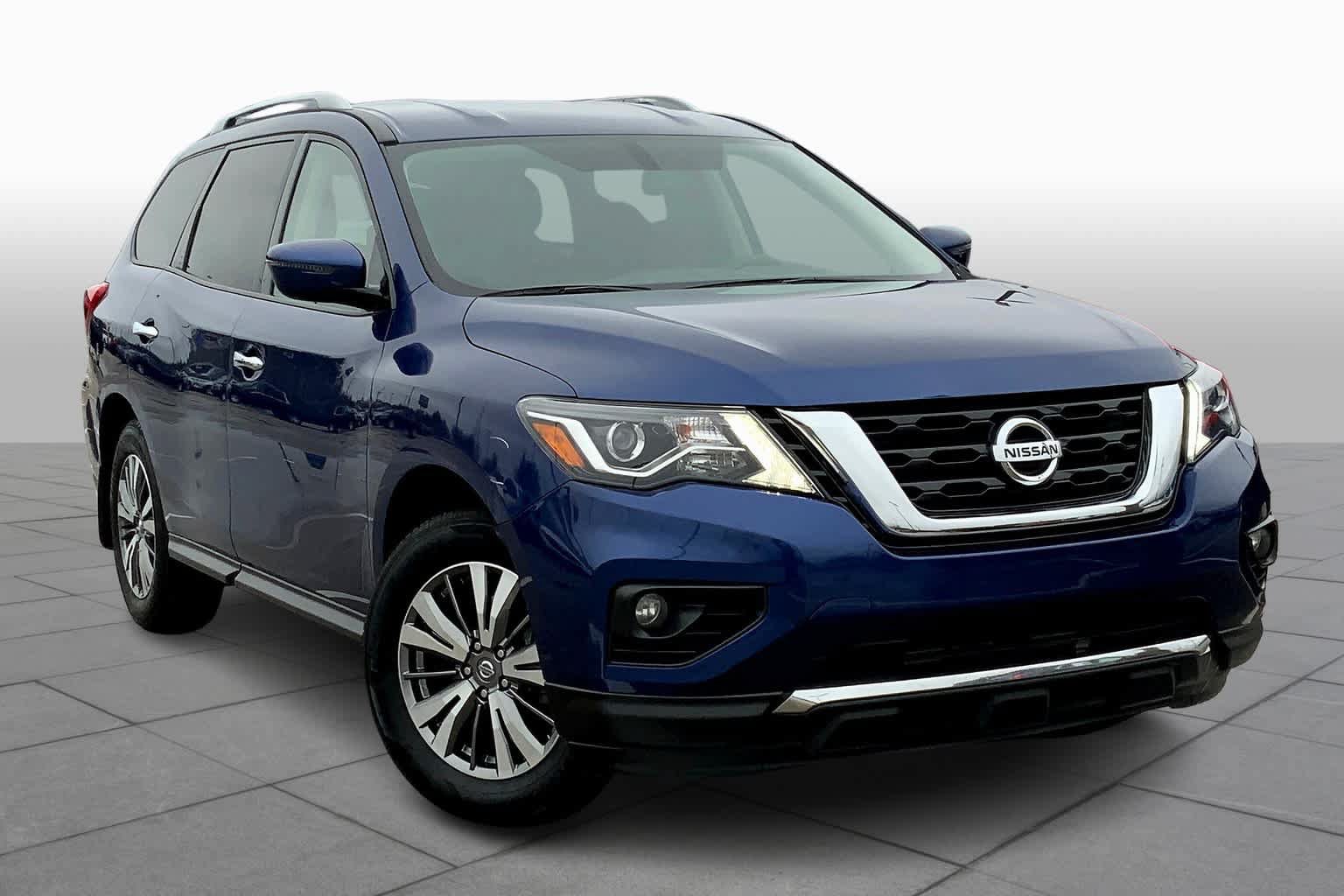 Used 2020 Nissan Pathfinder SV FWD image 3