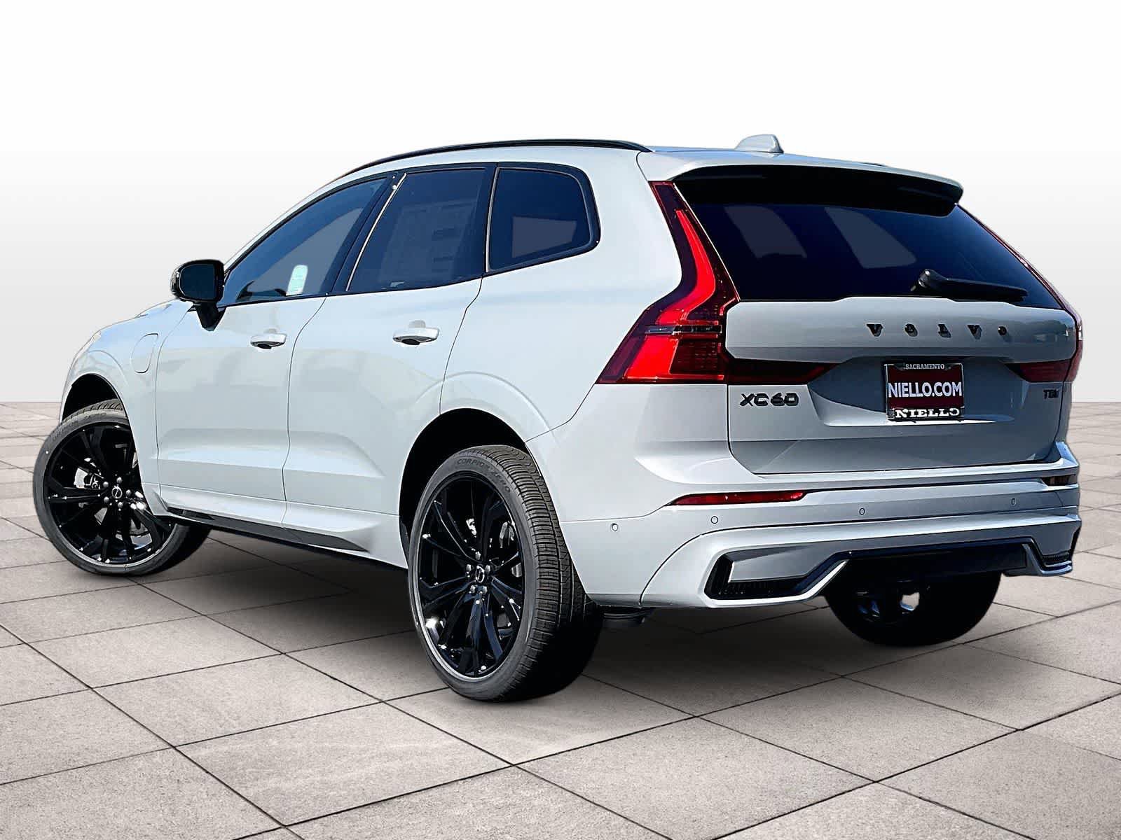 New 2026 Volvo XC60 T8 Ultra w/ Climate Package AWD/4WD image 3