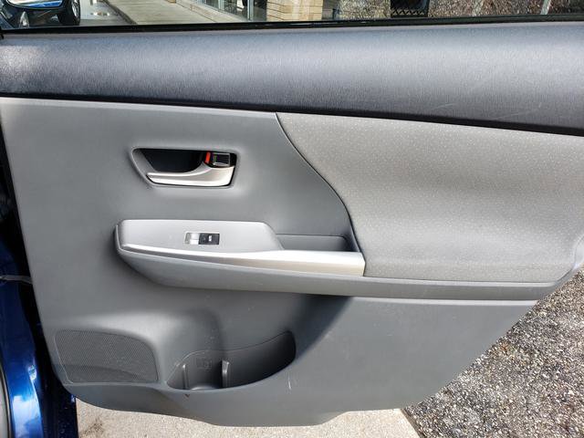 Used 2012 Toyota Prius V Three image 17