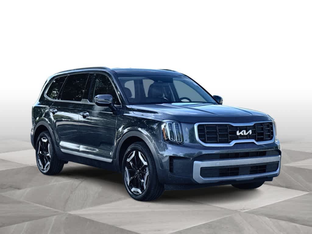 Certified 2023 Kia Telluride S AWD/4WD image 2