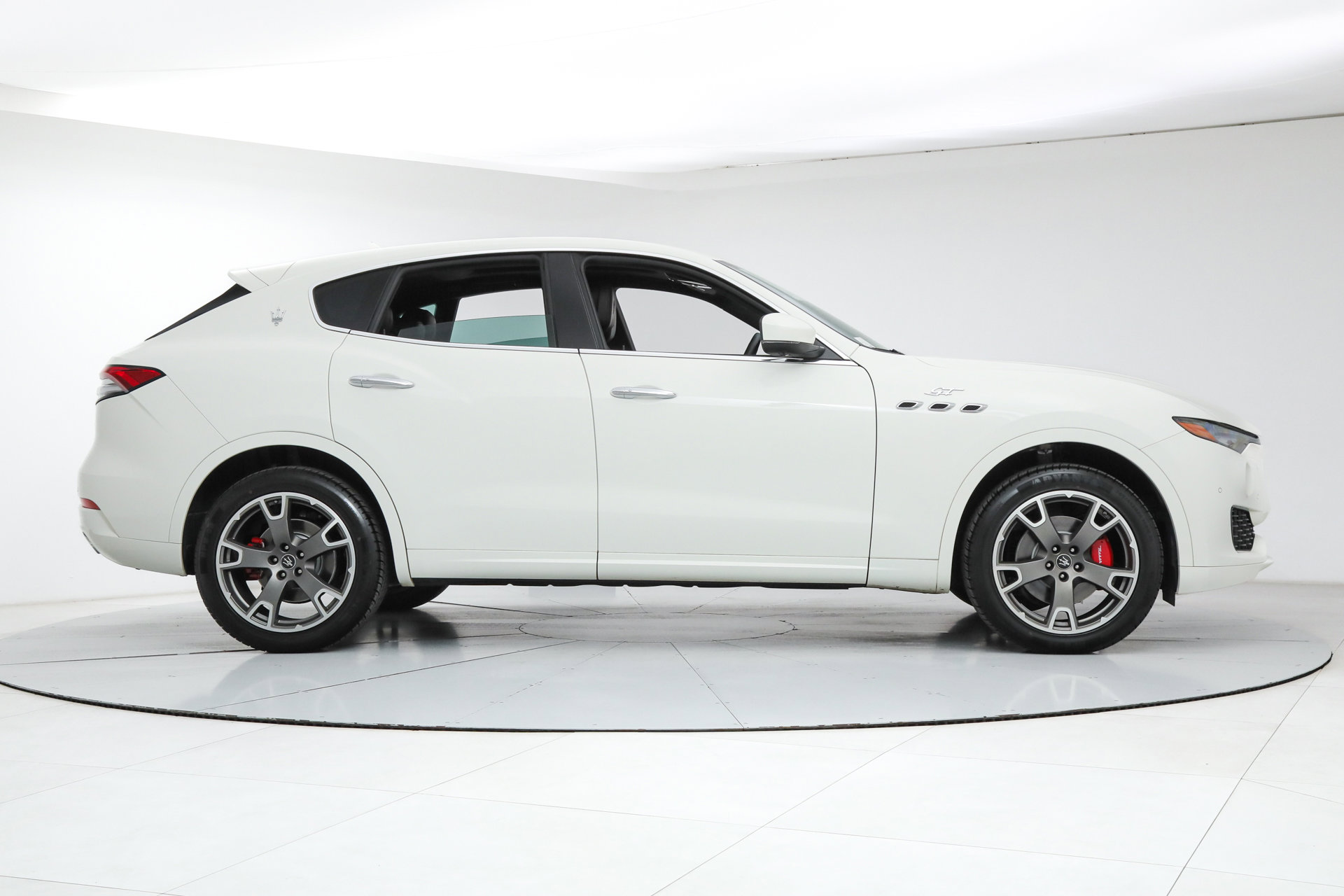 Certified 2023 Maserati Levante GT image 6