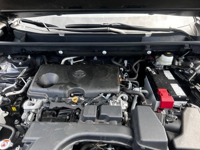 Used 2025 Toyota RAV4 XLE AWD/4WD image 8