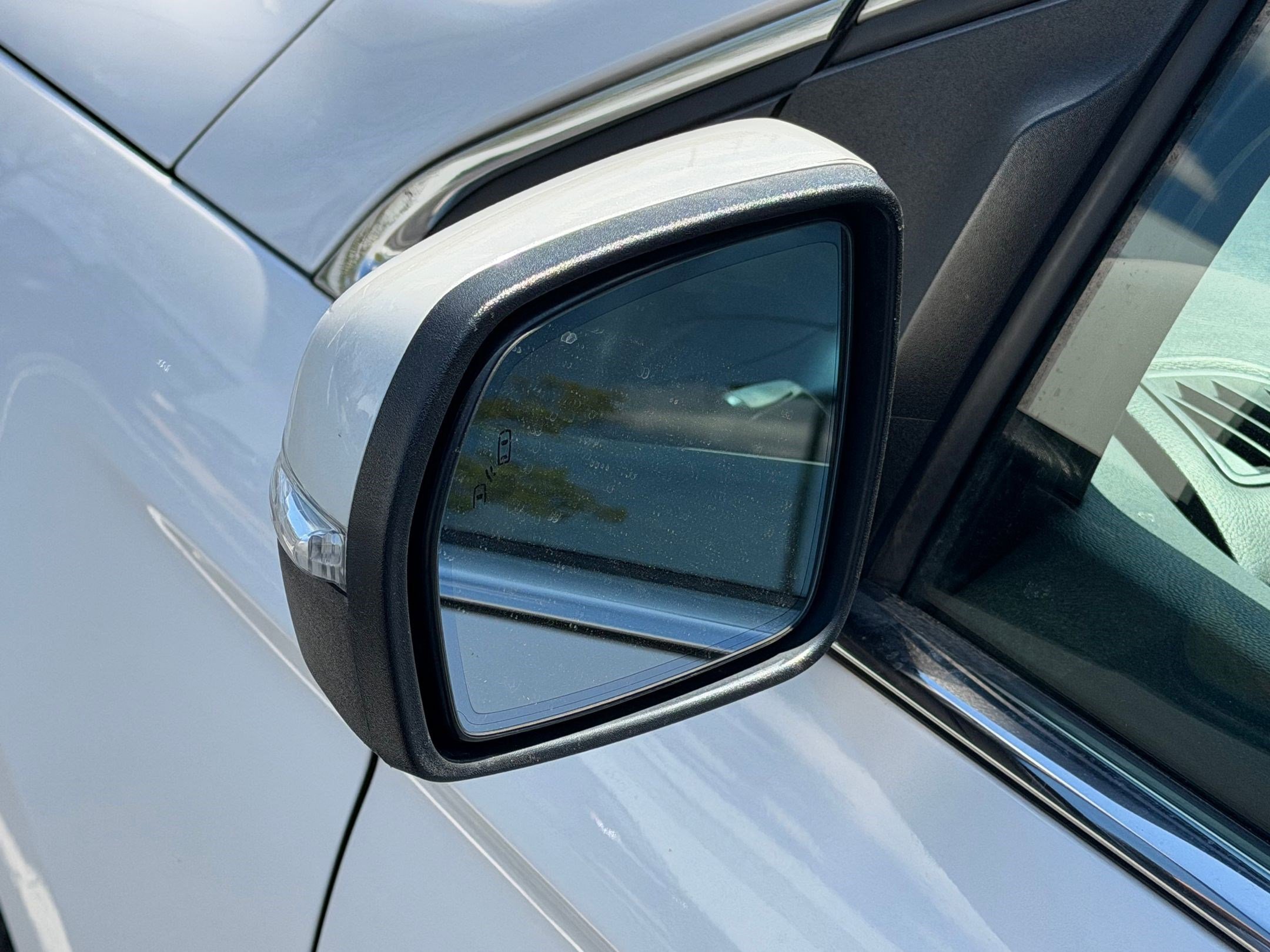 Used 2017 Ford Edge Titanium w/ Equipment Group 301A AWD/4WD image 11