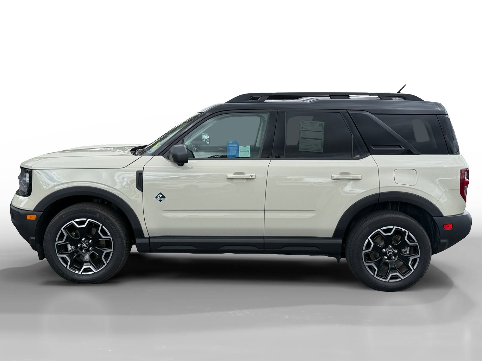 Certified 2025 Ford Bronco Sport Outer Banks w/ Outer Banks Tech Package+ AWD/4WD image 2