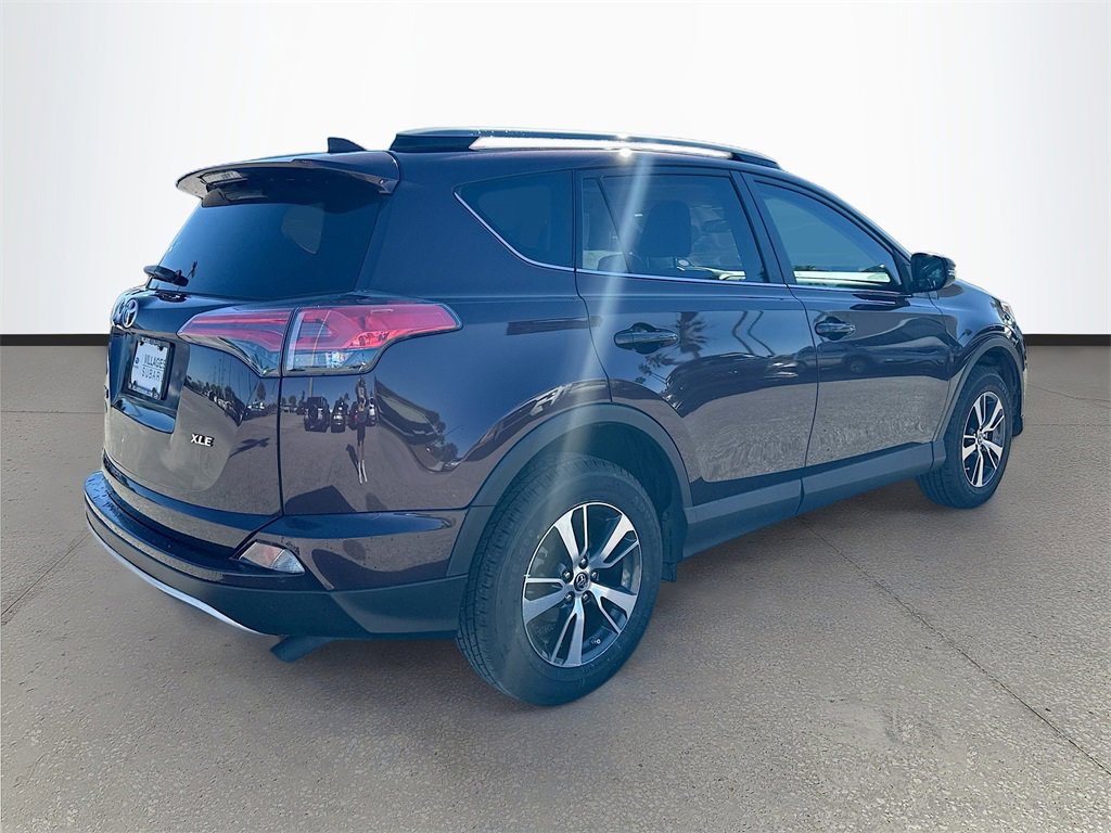 Used 2018 Toyota RAV4 XLE image 7