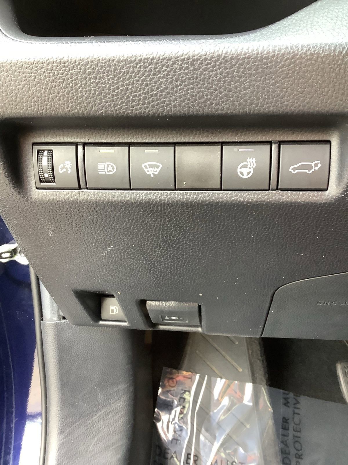 Used 2021 Toyota RAV4 XLE w/ Convenience Package image 16