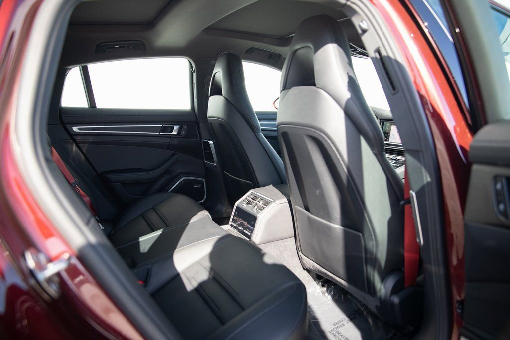 Used 2023 Porsche Panamera 4 Platinum Edition image 23