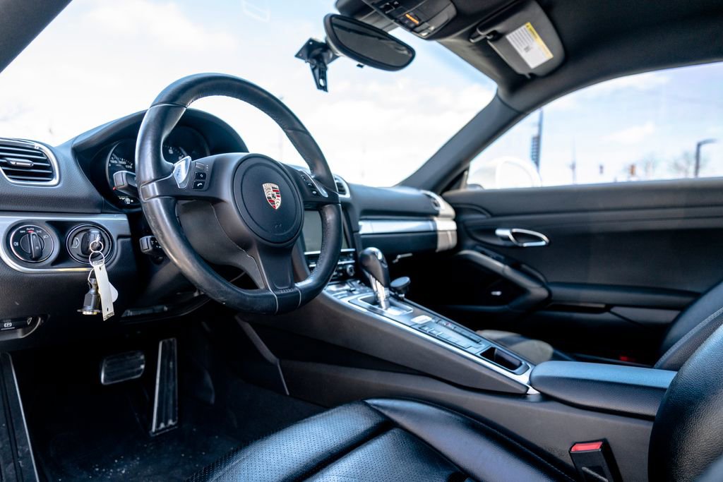 Used 2014 Porsche Cayman image 4