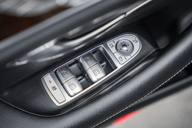 Used 2023 Mercedes-Benz E 350 4MATIC Sedan image 38