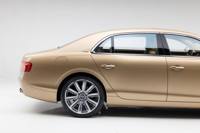 Used 2015 Bentley Flying Spur W12 image 21