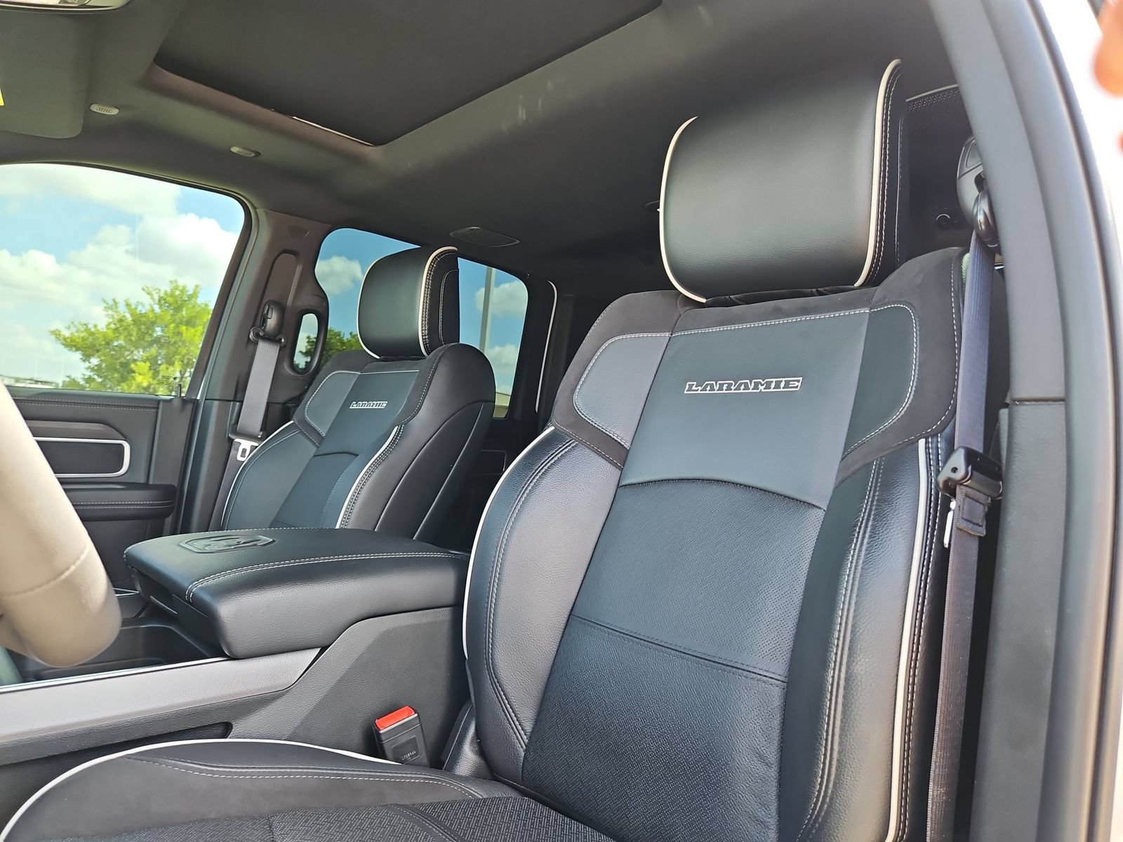 Used 2026 RAM 2500 Laramie AWD/4WD image 12