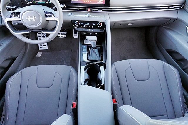 New 2026 Hyundai Elantra Sport FWD image 23