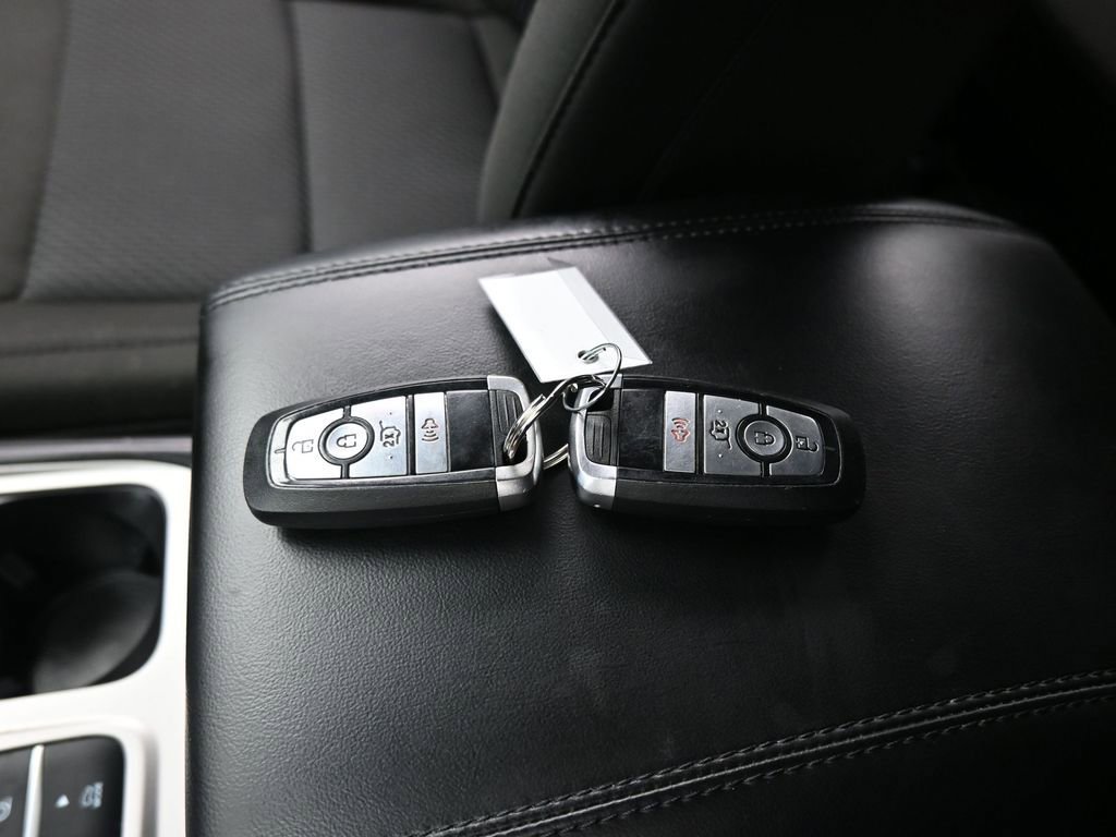 Certified 2022 Ford Explorer XLT image 17