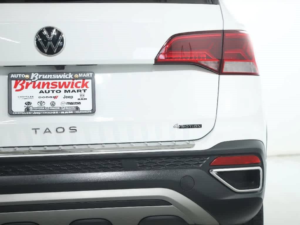 Certified 2023 Volkswagen Taos SE w/ Black Wheel Package AWD/4WD image 44