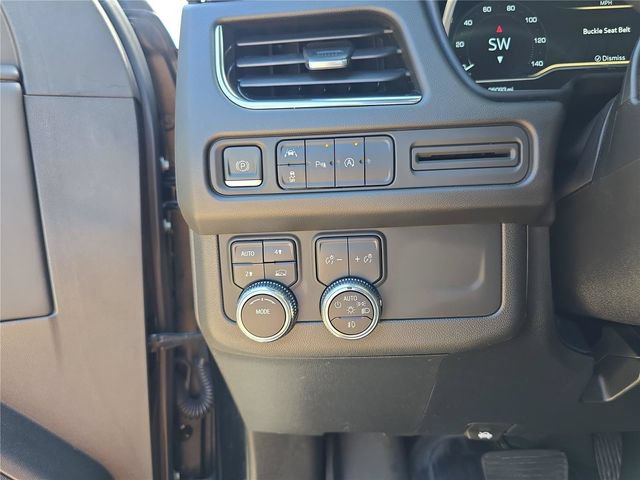Used 2023 GMC Yukon XL SLT AWD/4WD image 33