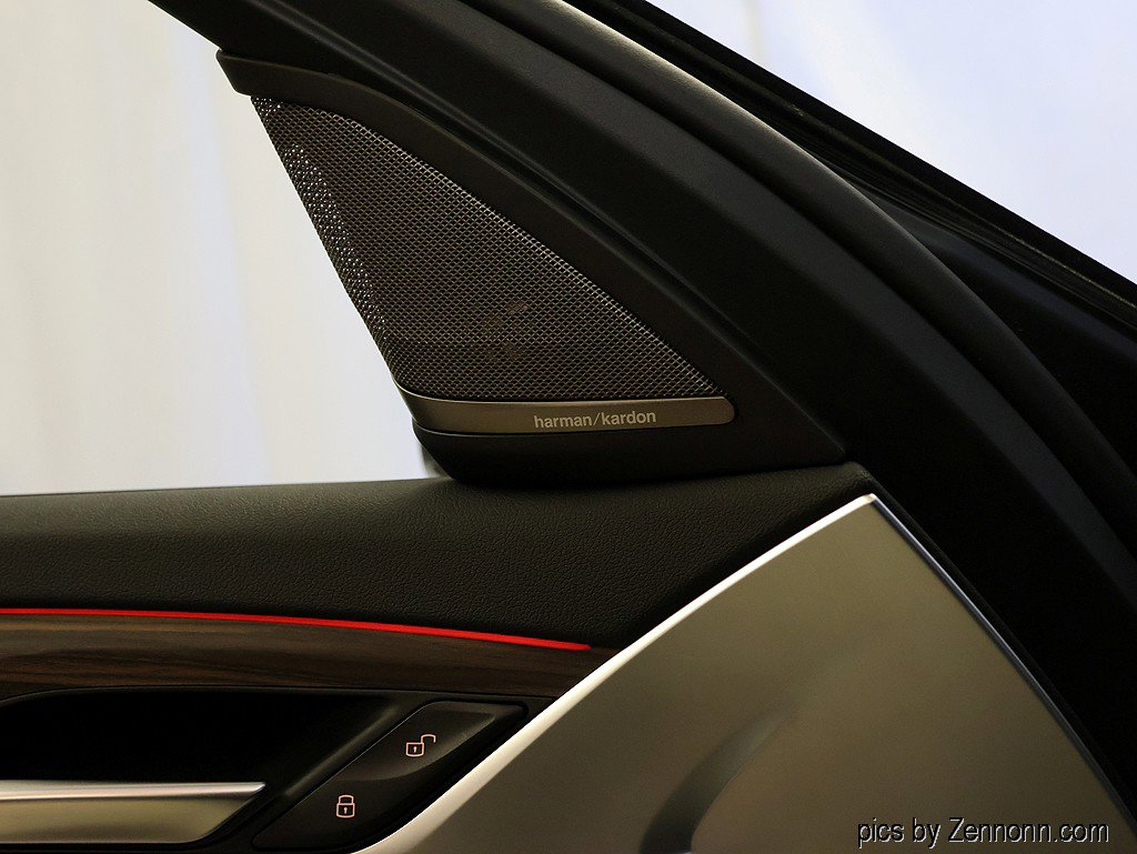 Certified 2023 BMW 530e xDrive w/ Premium Package image 26