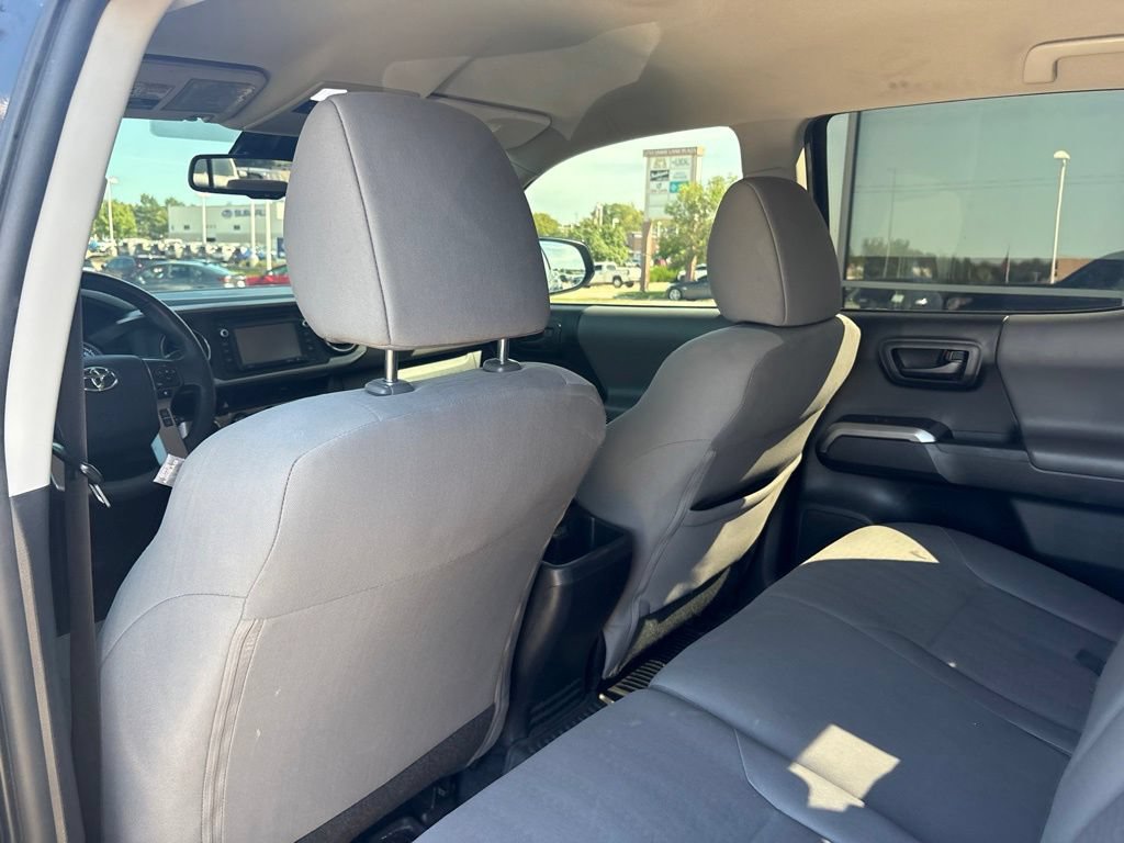 Used 2018 Toyota Tacoma SR5 AWD/4WD image 33