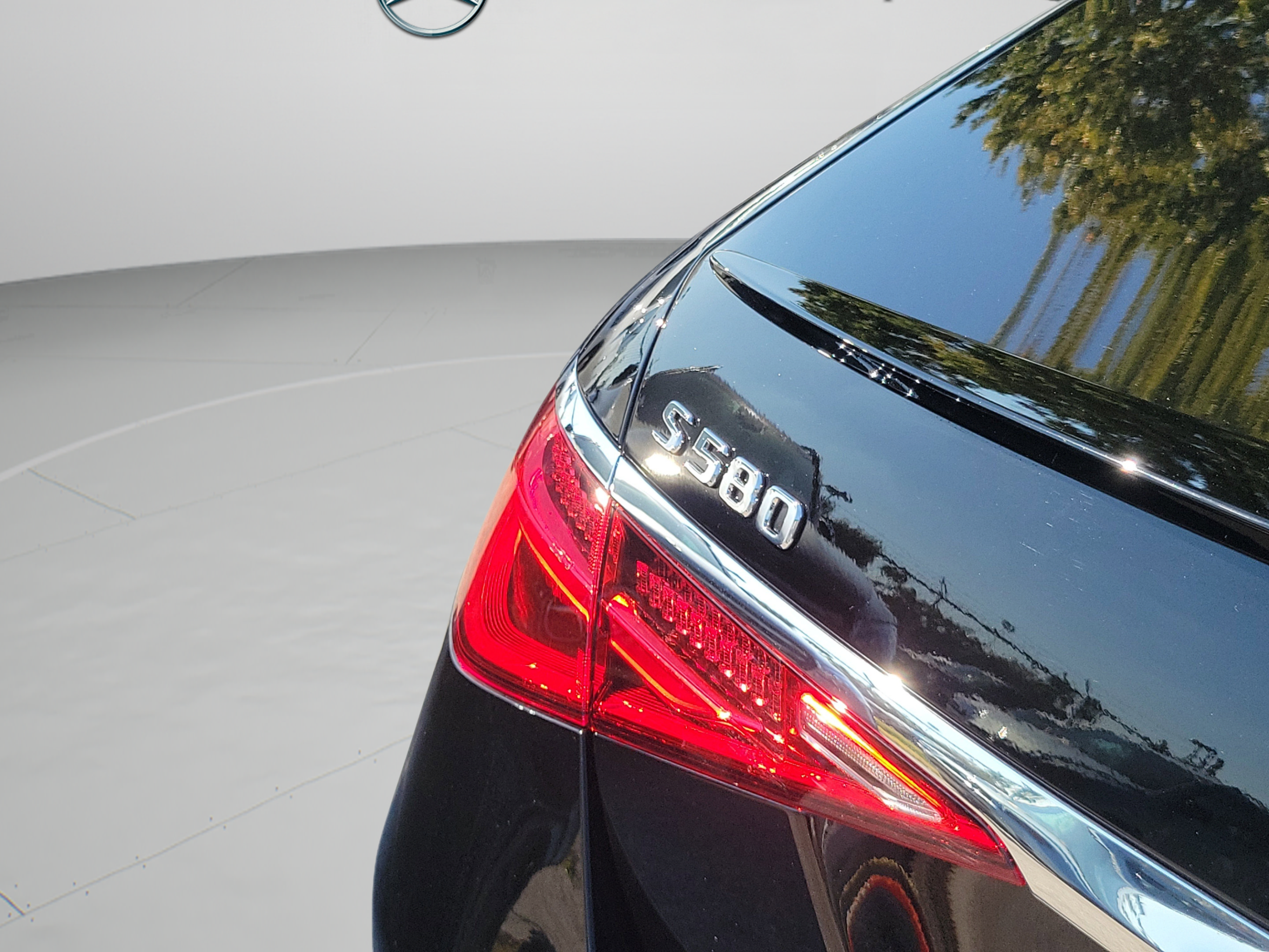Certified 2025 Mercedes-Benz S 580 4MATIC Sedan image 9