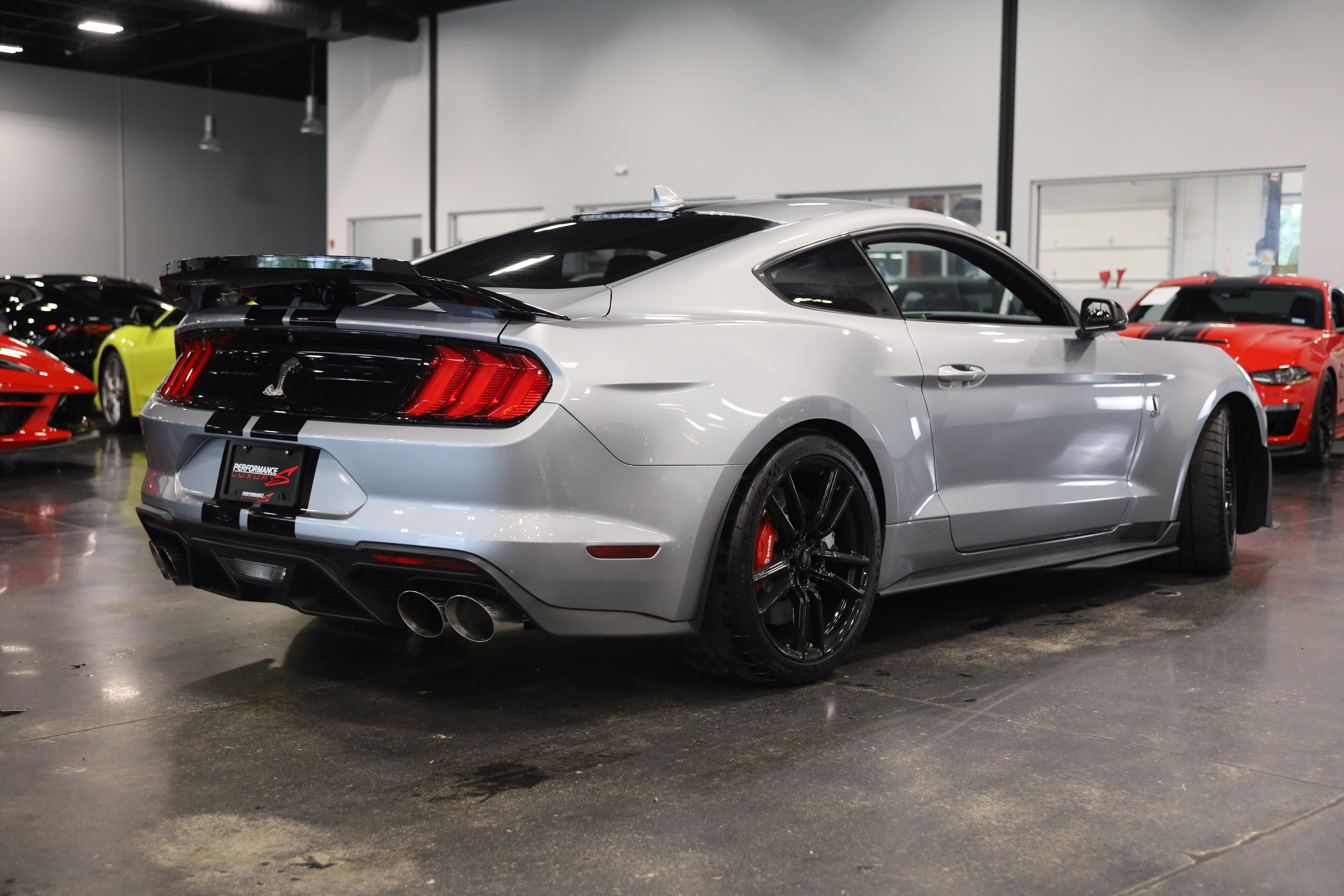 Used 2022 Ford Mustang Shelby GT500 w/ Technology Package RWD image 6