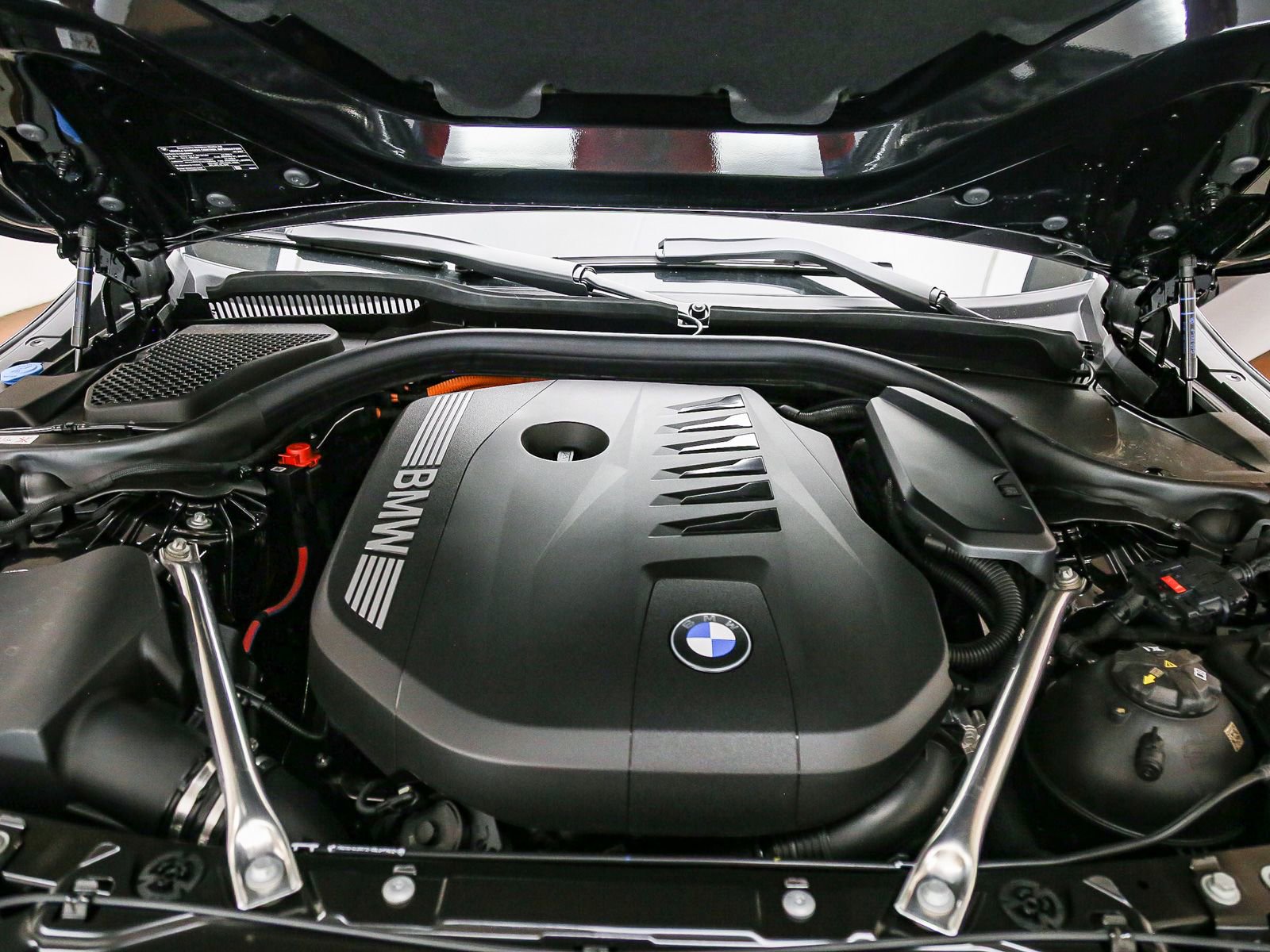 New 2027 BMW 550e xDrive AWD/4WD image 28